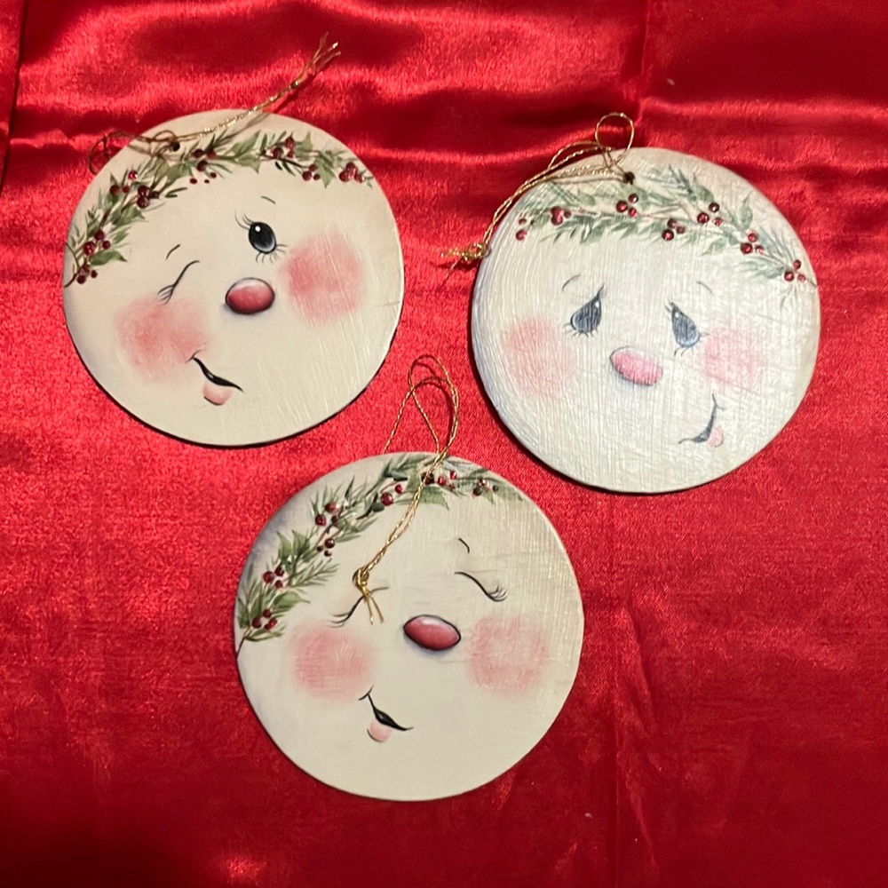 Near Vintage 2007 Wood Hand Painted Round Snowman Face Christmas Tree Ornaments